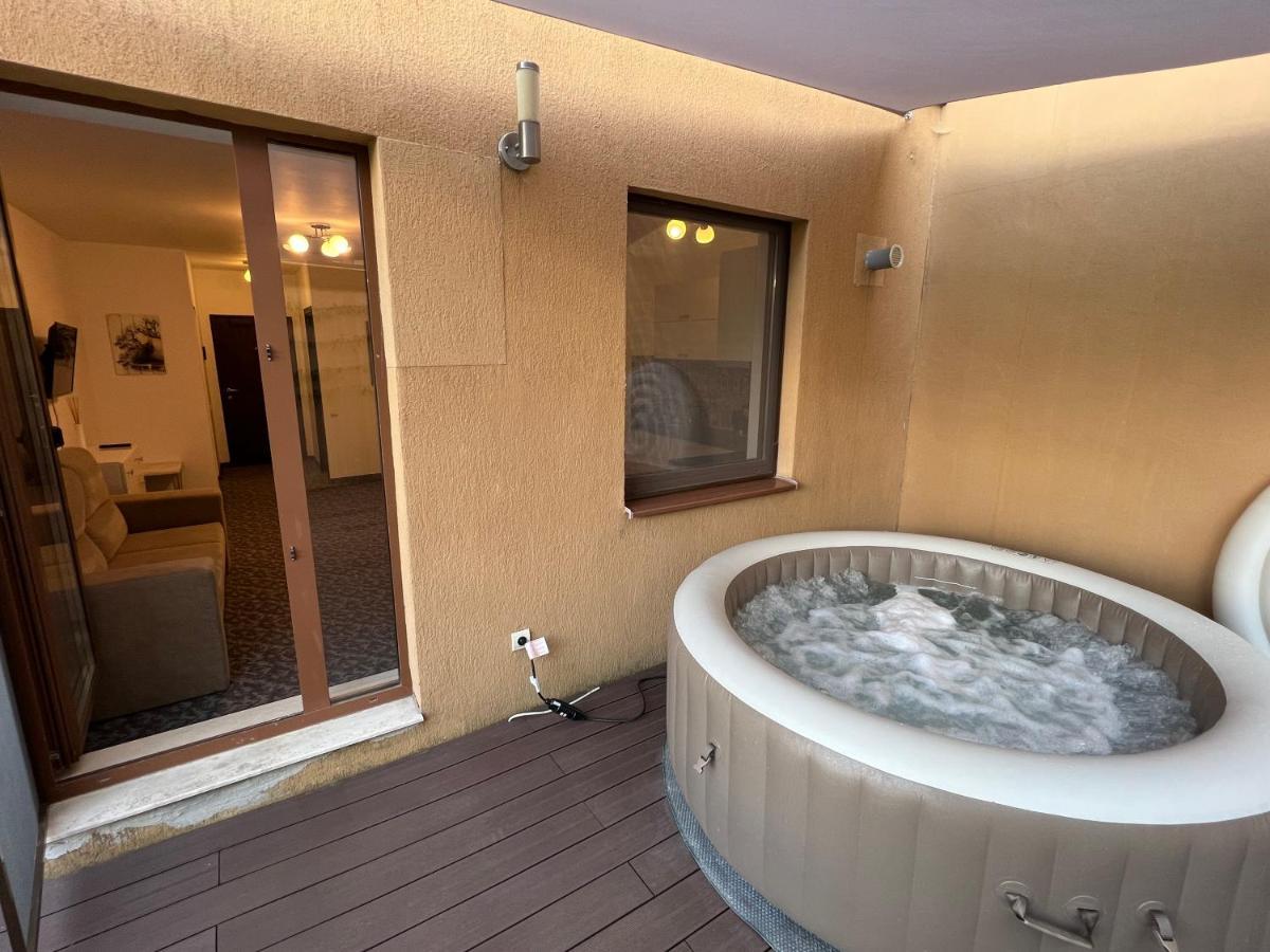 Coroni Studio With Jacuzzi Brasov Exterior photo