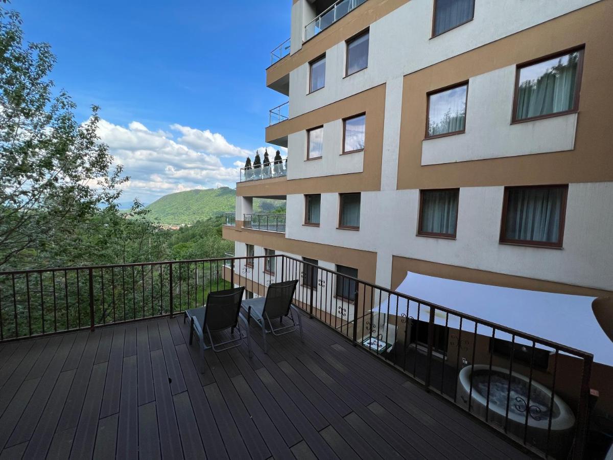 Coroni Studio With Jacuzzi Brasov Exterior photo